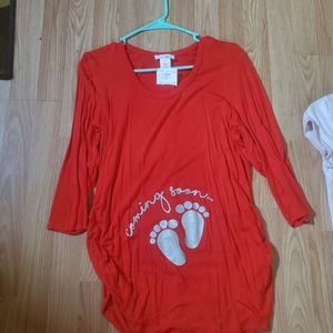 Red maternity shirt